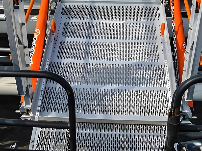 Grip Strut Grating for Marine Platforms - anti-slip safety grating close-up