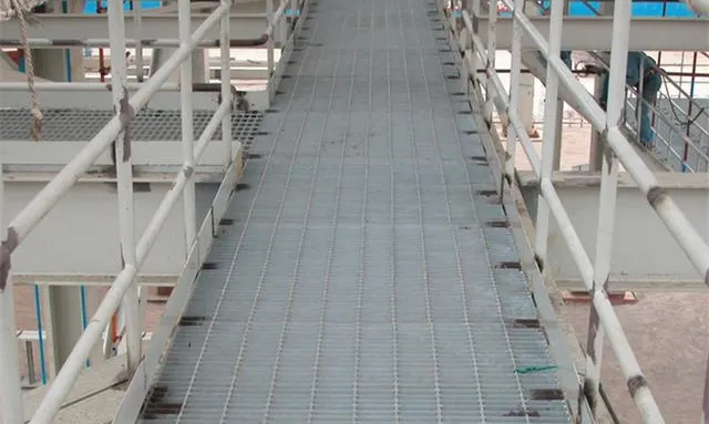 Industrial Platform with Heavy Duty Grating