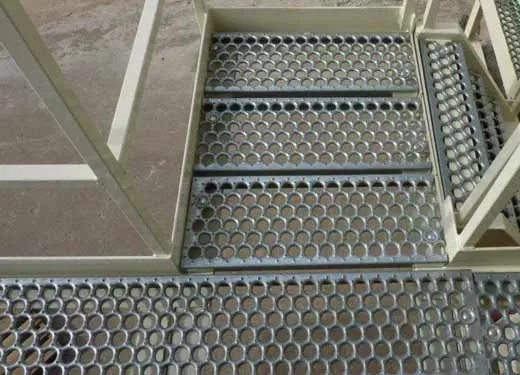 Perf-O-Grip Grating for Offshore Platforms - anti-slip safety grating close-up
