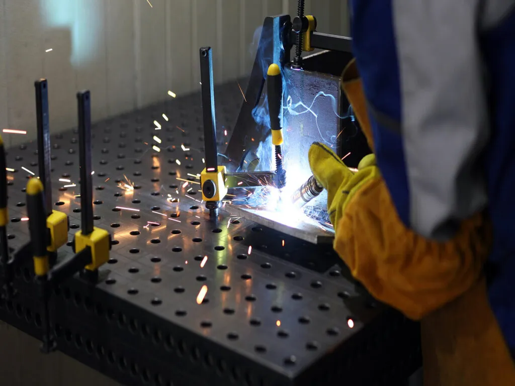 Welding station with qualified WPS procedures